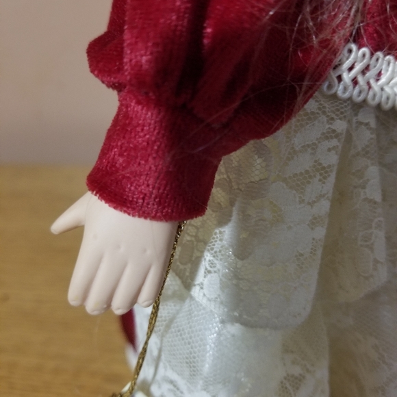 Porcelain  doll - Picture 7 of 8